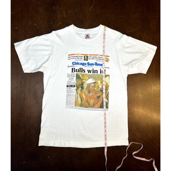 VTG 1991 NBA Chicago Bulls Michael Jordan Newspaper Print Shirt - Picture 6 of 14